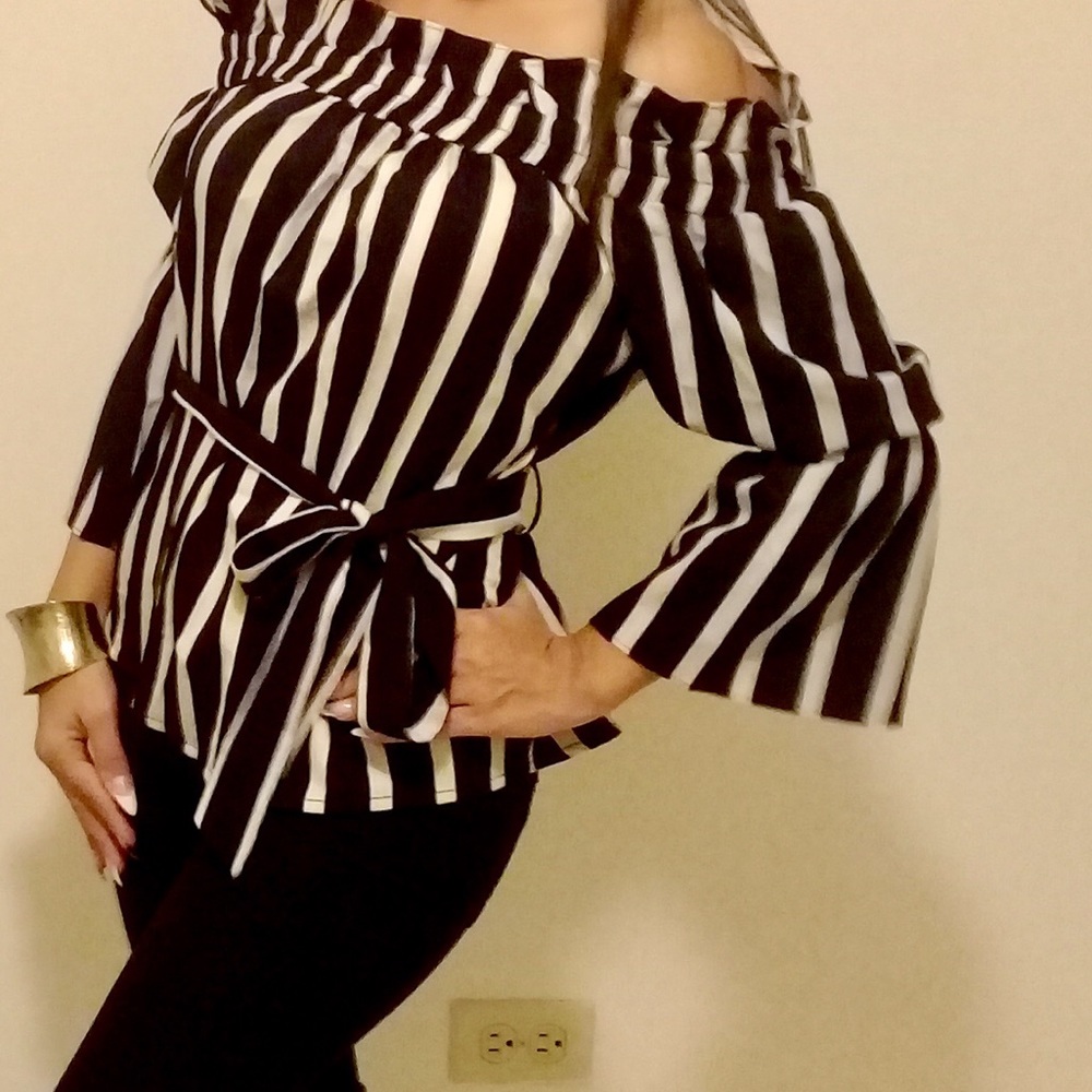 Top - Picture 2 of 3